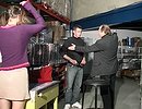 Elle tente d'implorer sa clémence, afin de ne pas se faire virer